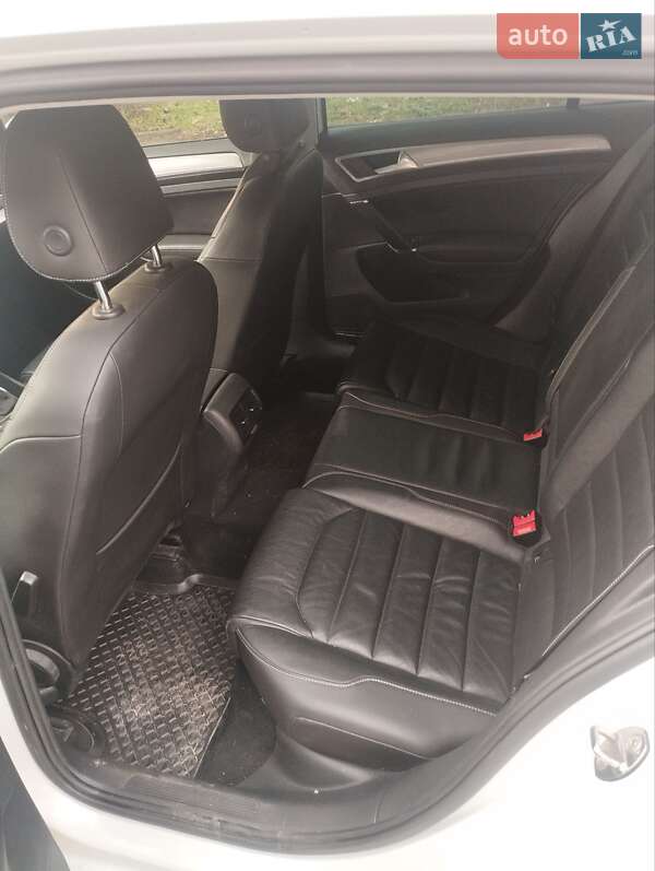 Хэтчбек Volkswagen e-Golf 2016 в Светловодске