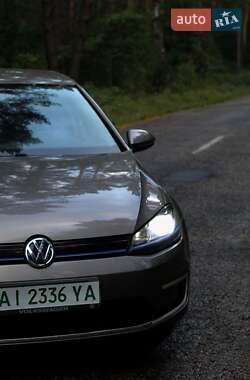 Хэтчбек Volkswagen e-Golf 2015 в Киеве