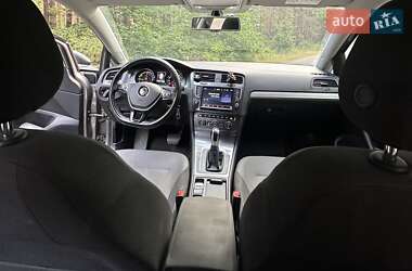 Хэтчбек Volkswagen e-Golf 2015 в 