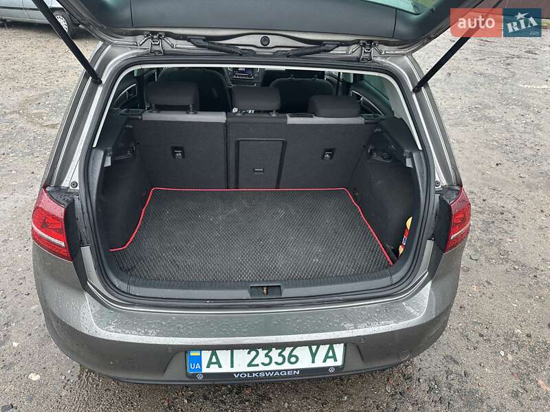 Хетчбек Volkswagen e-Golf 2015 в Києві фото 10 Хетчбек Volkswagen e-Golf 2015 в Києві