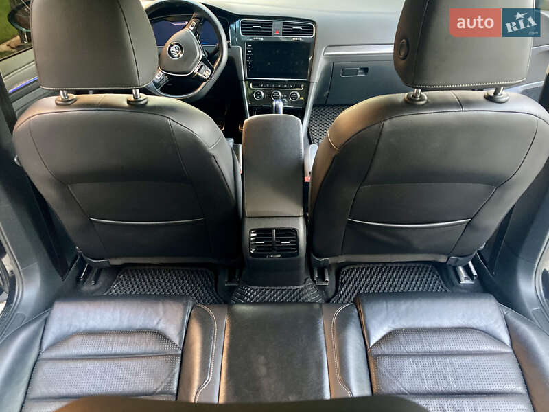 Хэтчбек Volkswagen e-Golf 2019 в Сваляве