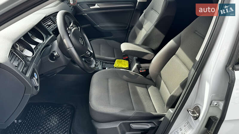 Хетчбек Volkswagen e-Golf 2017 в Миронівці