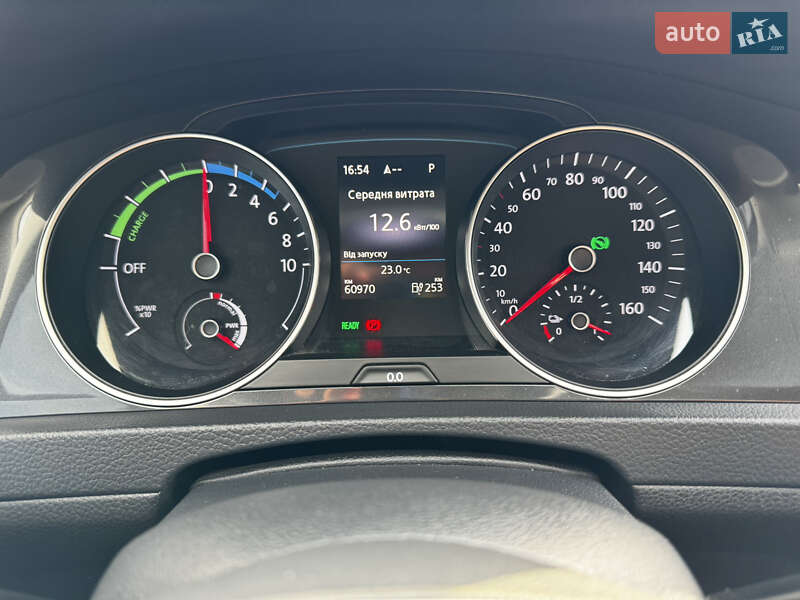 Хетчбек Volkswagen e-Golf 2017 в Миронівці