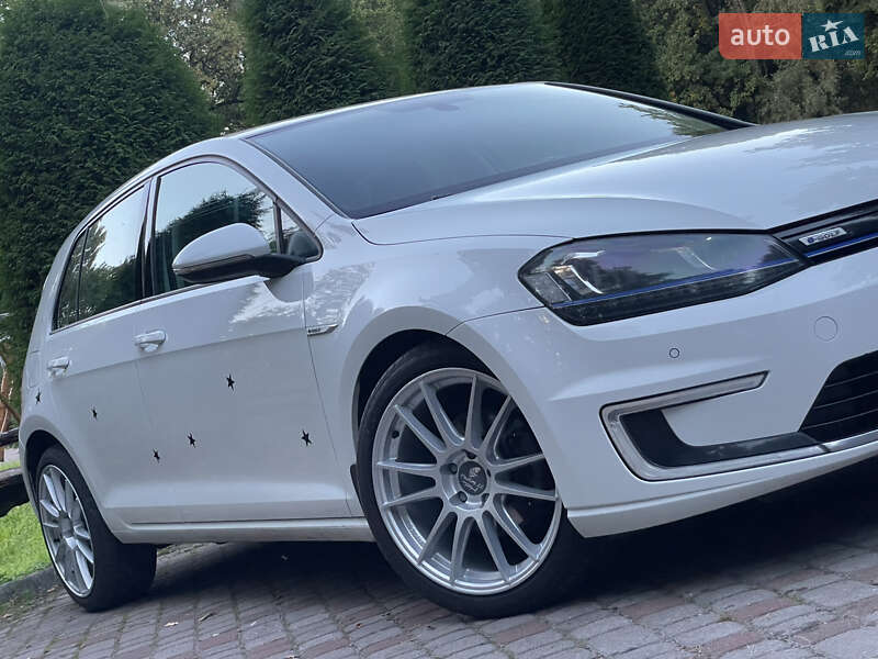 Хетчбек Volkswagen e-Golf 2015 в Львові фото 16 Хетчбек Volkswagen e-Golf 2015 в Львові