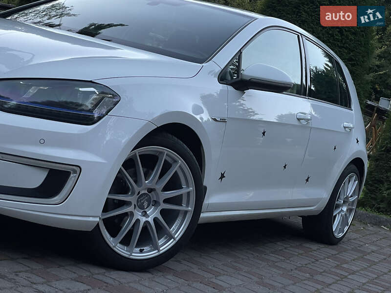 Хетчбек Volkswagen e-Golf 2015 в Львові фото 26 Хетчбек Volkswagen e-Golf 2015 в Львові