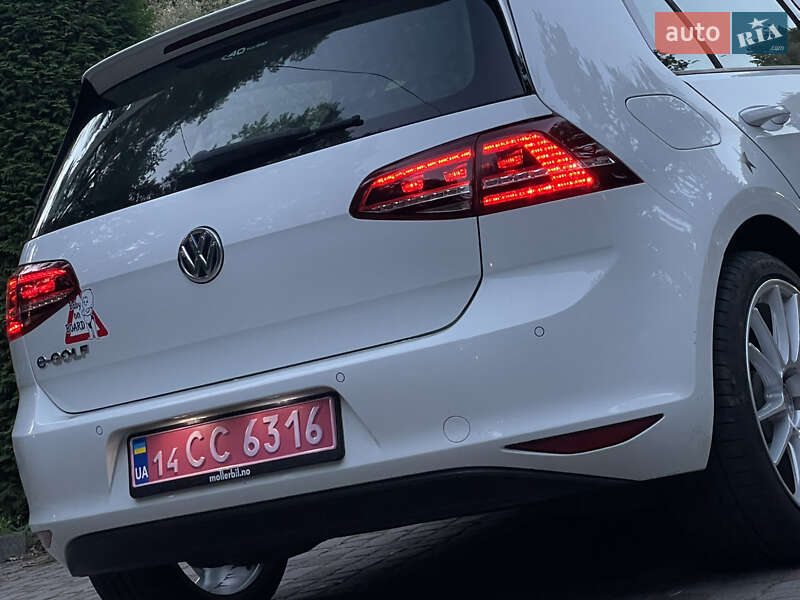 Хетчбек Volkswagen e-Golf 2015 в Львові фото 34 Хетчбек Volkswagen e-Golf 2015 в Львові