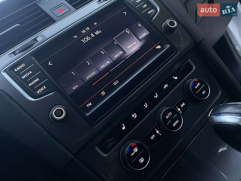Хетчбек Volkswagen e-Golf 2015 в Львові фото 47 Хетчбек Volkswagen e-Golf 2015 в Львові