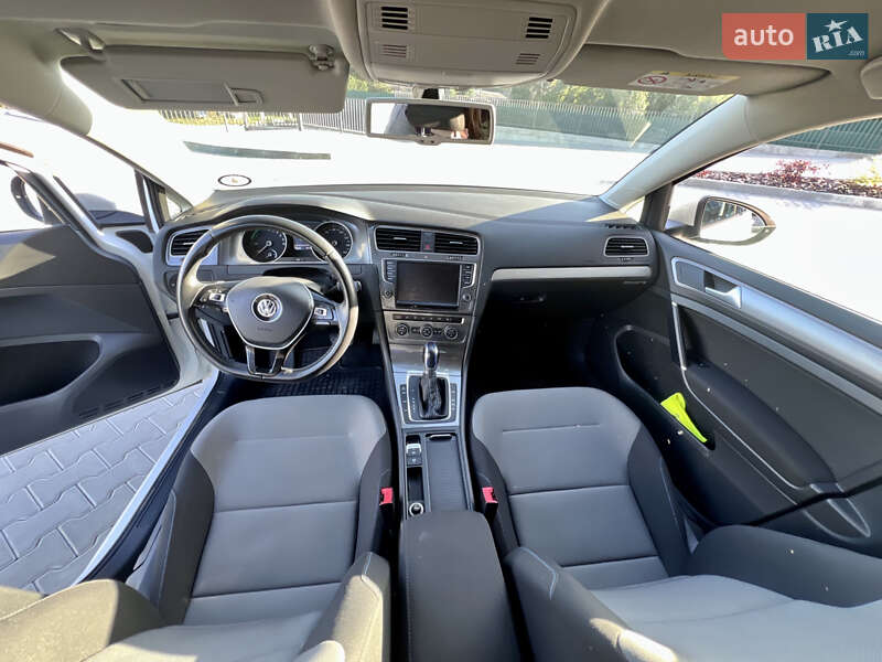 Хэтчбек Volkswagen e-Golf 2014 в Кропивницком