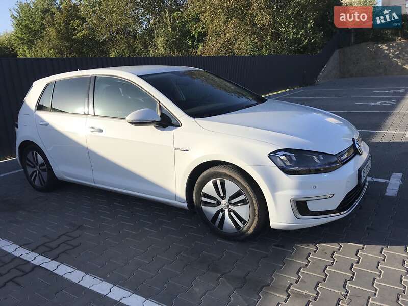 Volkswagen e-Golf 2015