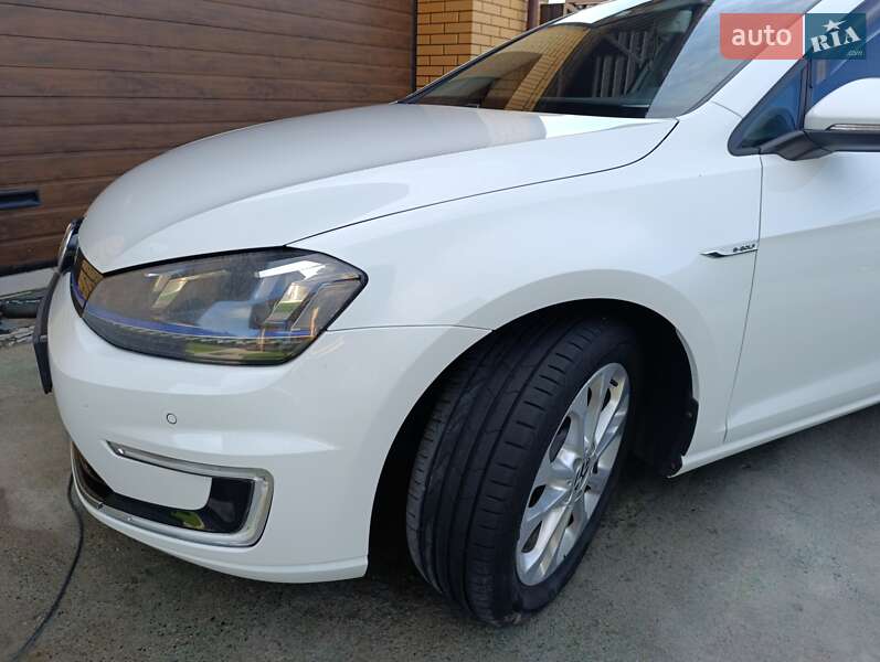 Хэтчбек Volkswagen e-Golf 2014 в Виннице