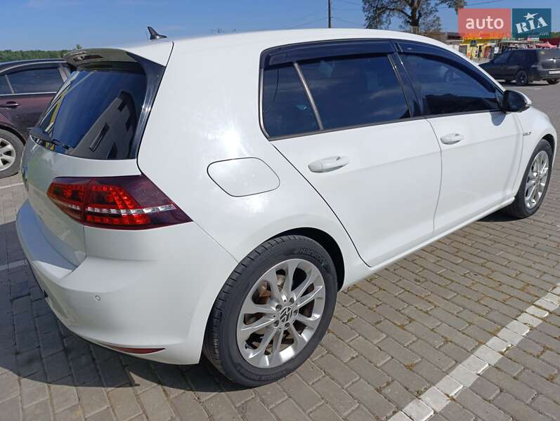 Хэтчбек Volkswagen e-Golf 2014 в Виннице