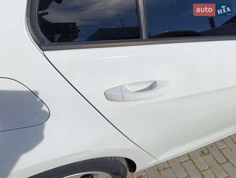 Хэтчбек Volkswagen e-Golf 2014 в Виннице