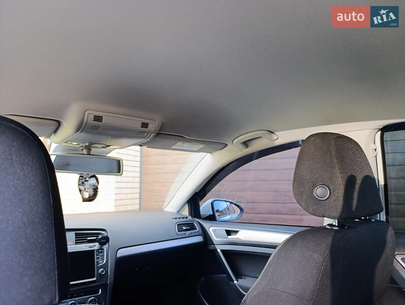 Хэтчбек Volkswagen e-Golf 2014 в Виннице