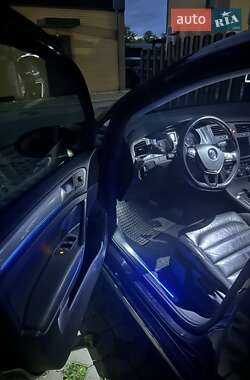 Хэтчбек Volkswagen e-Golf 2015 в Софиевской Борщаговке