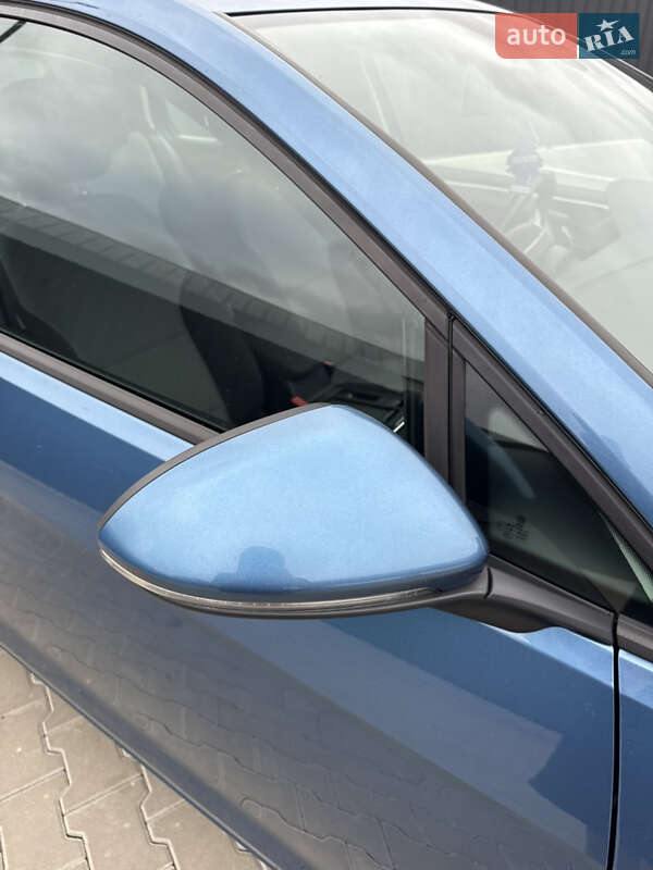 Хетчбек Volkswagen e-Golf 2015 в Луцьку