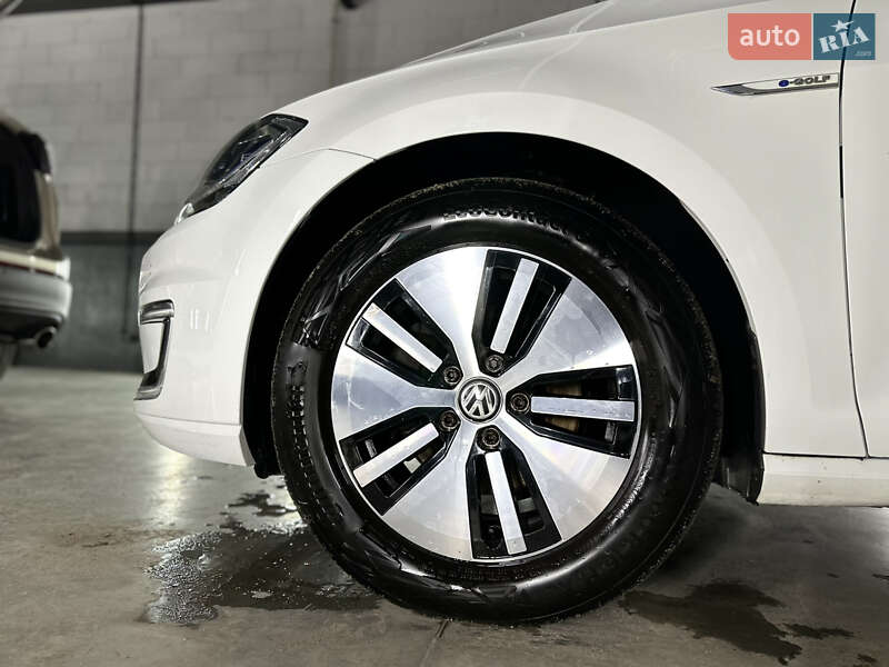 Хетчбек Volkswagen e-Golf 2017 в Рівному