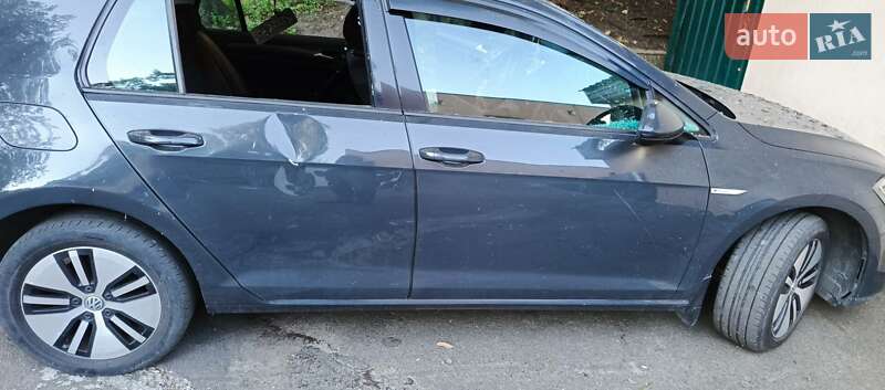 Хетчбек Volkswagen e-Golf 2017 в Києві