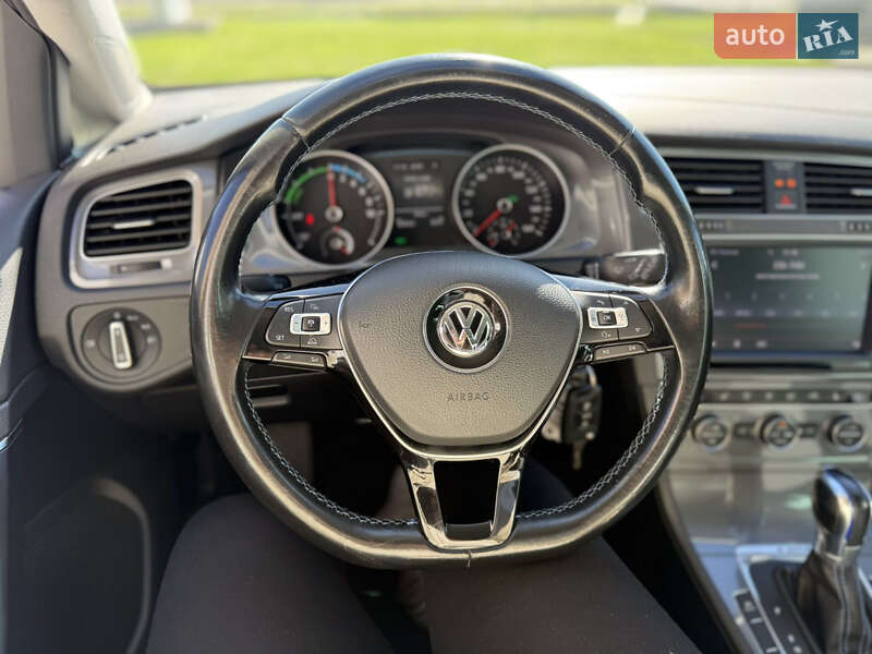 Хетчбек Volkswagen e-Golf 2014 в Радехові