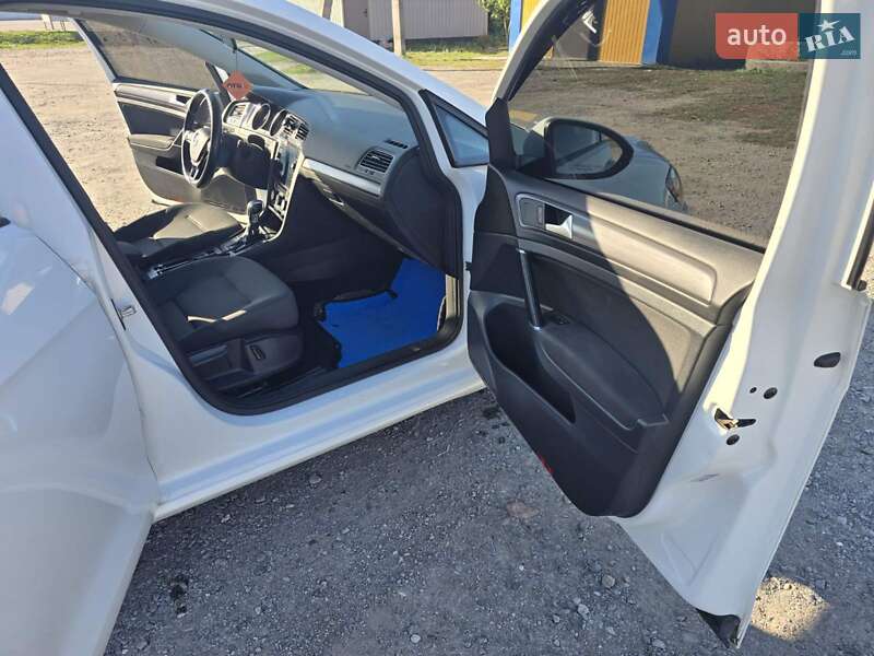 Хэтчбек Volkswagen e-Golf 2017 в Ксаверовке фото 4 Хэтчбек Volkswagen e-Golf 2017 в Ксаверовке