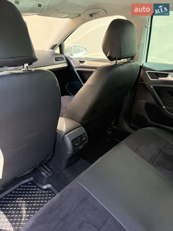 Хэтчбек Volkswagen e-Golf 2015 в Луцке фото 14 Хэтчбек Volkswagen e-Golf 2015 в Луцке