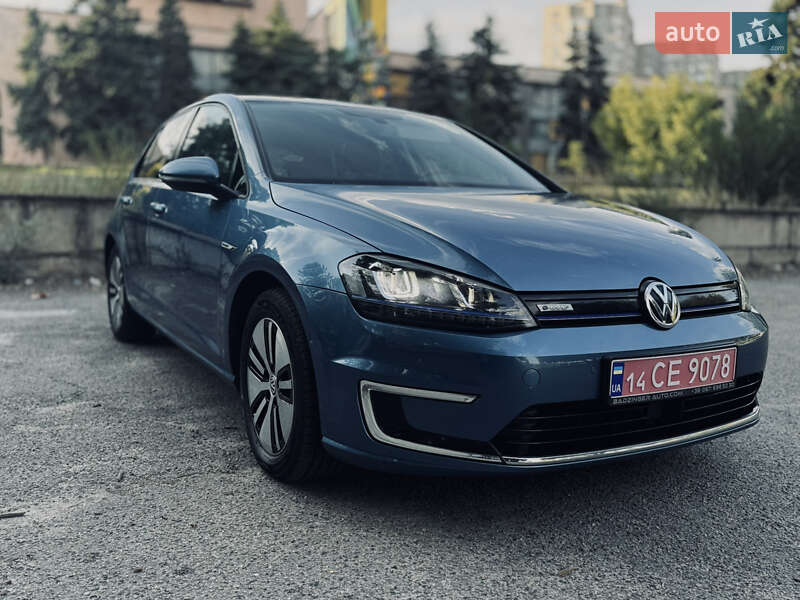 Volkswagen e-Golf 2015