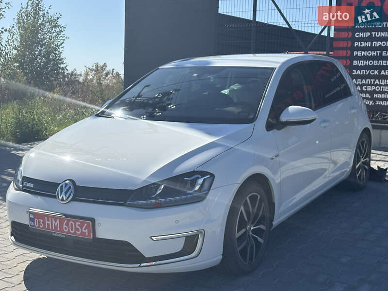 Хэтчбек Volkswagen e-Golf 2015 в Луцке