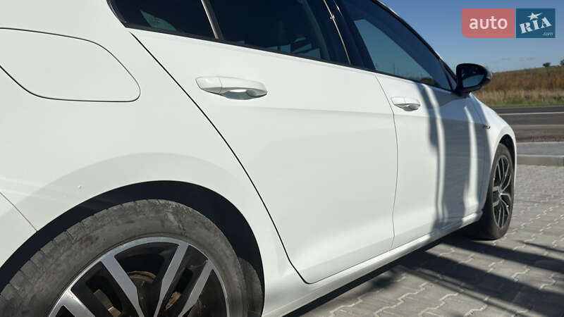 Хэтчбек Volkswagen e-Golf 2015 в Луцке