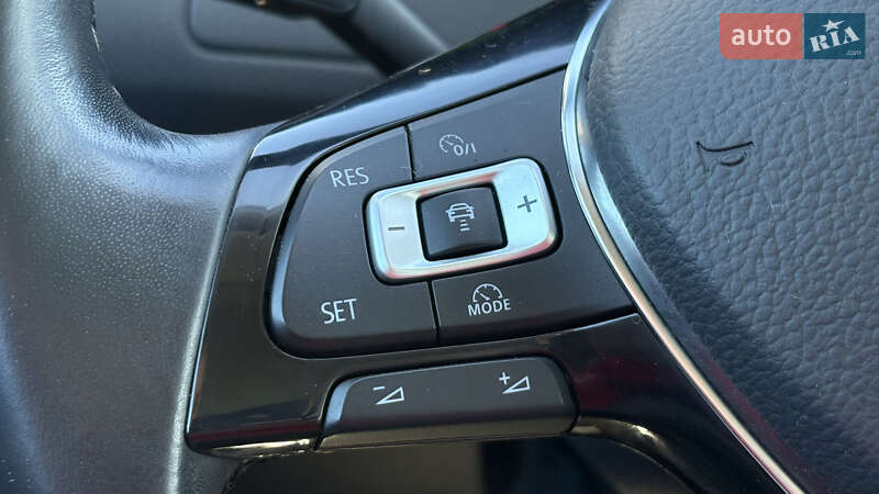 Хэтчбек Volkswagen e-Golf 2015 в Луцке