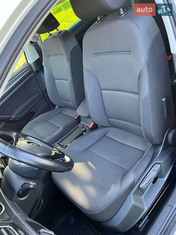 Хетчбек Volkswagen e-Golf 2019 в Івано-Франківську