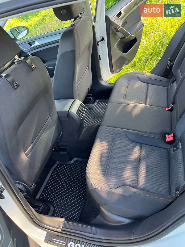 Хетчбек Volkswagen e-Golf 2019 в Івано-Франківську