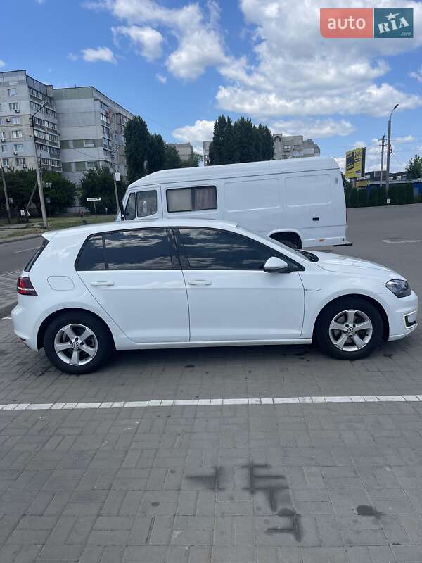 Хетчбек Volkswagen e-Golf 2014 в Черкасах