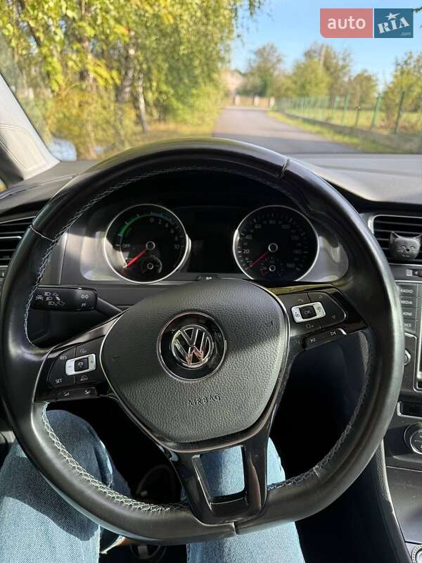 Хэтчбек Volkswagen e-Golf 2016 в Ровно фото 16 Хэтчбек Volkswagen e-Golf 2016 в Ровно