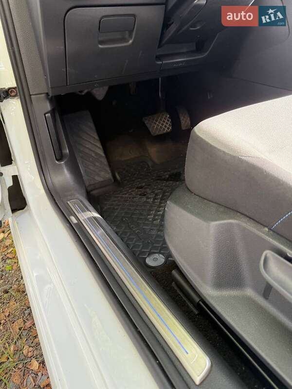 Хэтчбек Volkswagen e-Golf 2016 в Ровно фото 20 Хэтчбек Volkswagen e-Golf 2016 в Ровно