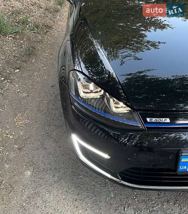 Хэтчбек Volkswagen e-Golf 2015 в Днепре фото 18 Хэтчбек Volkswagen e-Golf 2015 в Днепре