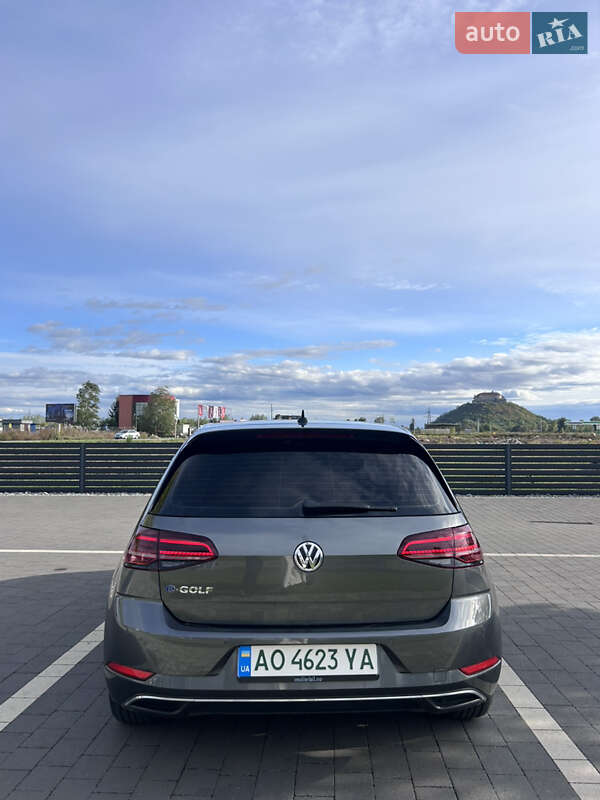 Хэтчбек Volkswagen e-Golf 2017 в Мукачево