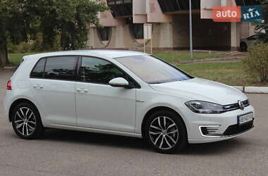 Хетчбек Volkswagen e-Golf 2019 в Дніпрі