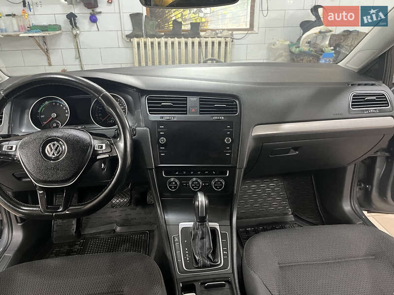 Хетчбек Volkswagen e-Golf 2019 в Богодухіву