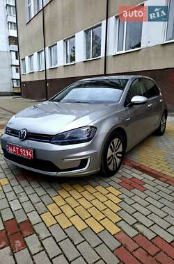 Хэтчбек Volkswagen e-Golf 2015 в Звягеле