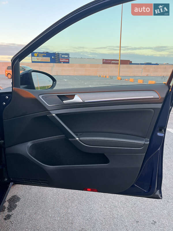 Хетчбек Volkswagen e-Golf 2017 в Львові