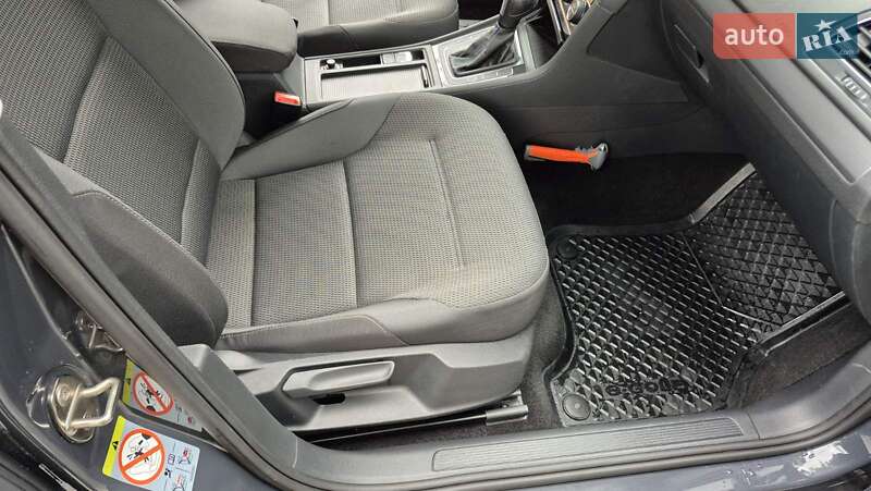 Хэтчбек Volkswagen e-Golf 2020 в Шепетовке