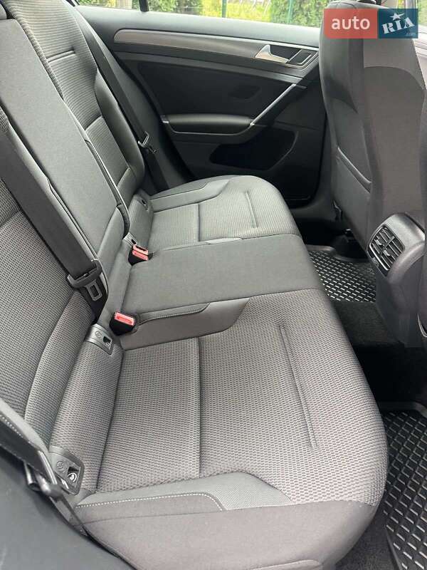 Хэтчбек Volkswagen e-Golf 2020 в Шепетовке