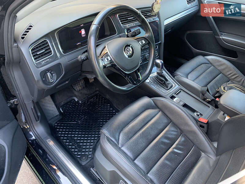 Хетчбек Volkswagen e-Golf 2017 в Кривому Розі