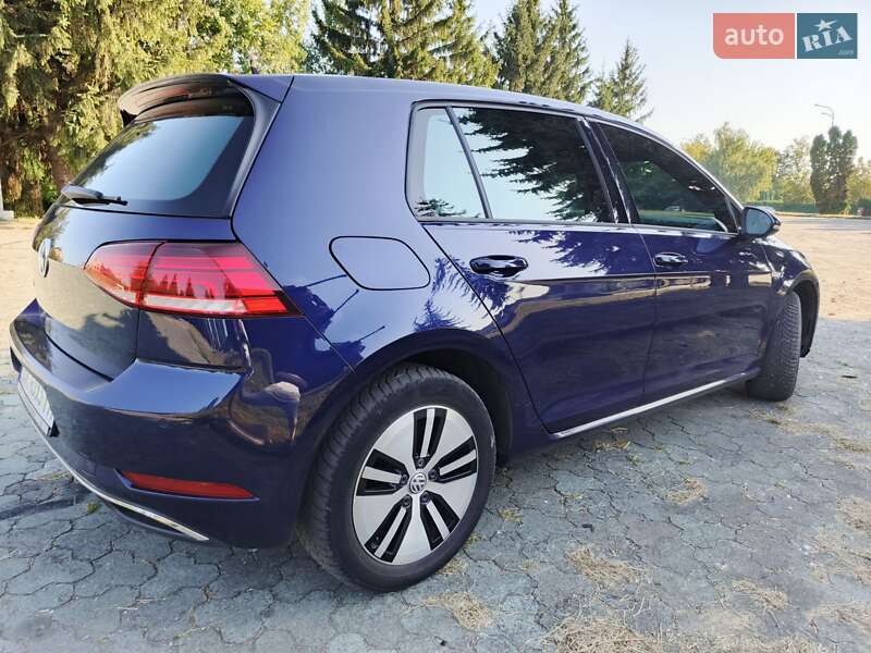 Хэтчбек Volkswagen e-Golf 2018 в Дубно