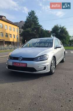 Хэтчбек Volkswagen e-Golf 2016 в Мукачево