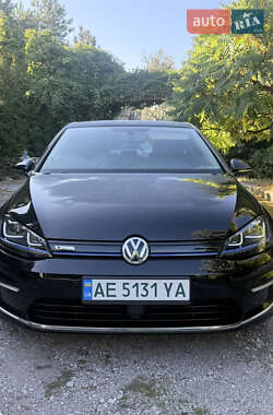 Хетчбек Volkswagen e-Golf 2015 в Кам'янському