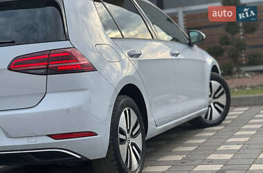 Хетчбек Volkswagen e-Golf 2018 в 