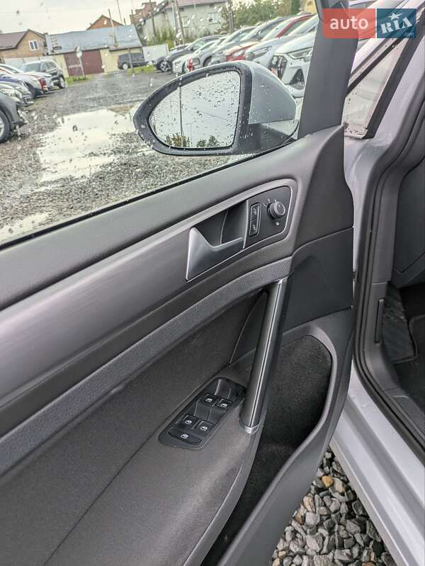 Хетчбек Volkswagen e-Golf 2020 в Львові