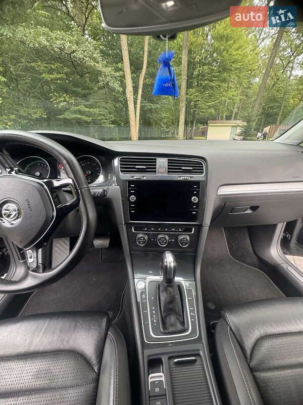 Хэтчбек Volkswagen e-Golf 2020 в Шепетовке