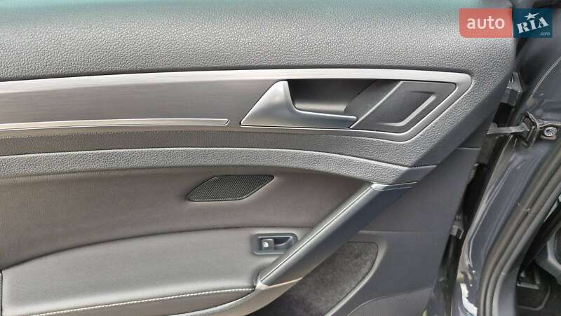 Хэтчбек Volkswagen e-Golf 2020 в Шепетовке