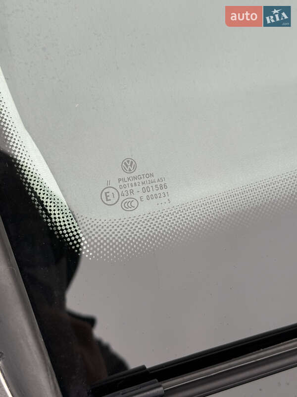 Хэтчбек Volkswagen e-Golf 2015 в Каменец-Подольском